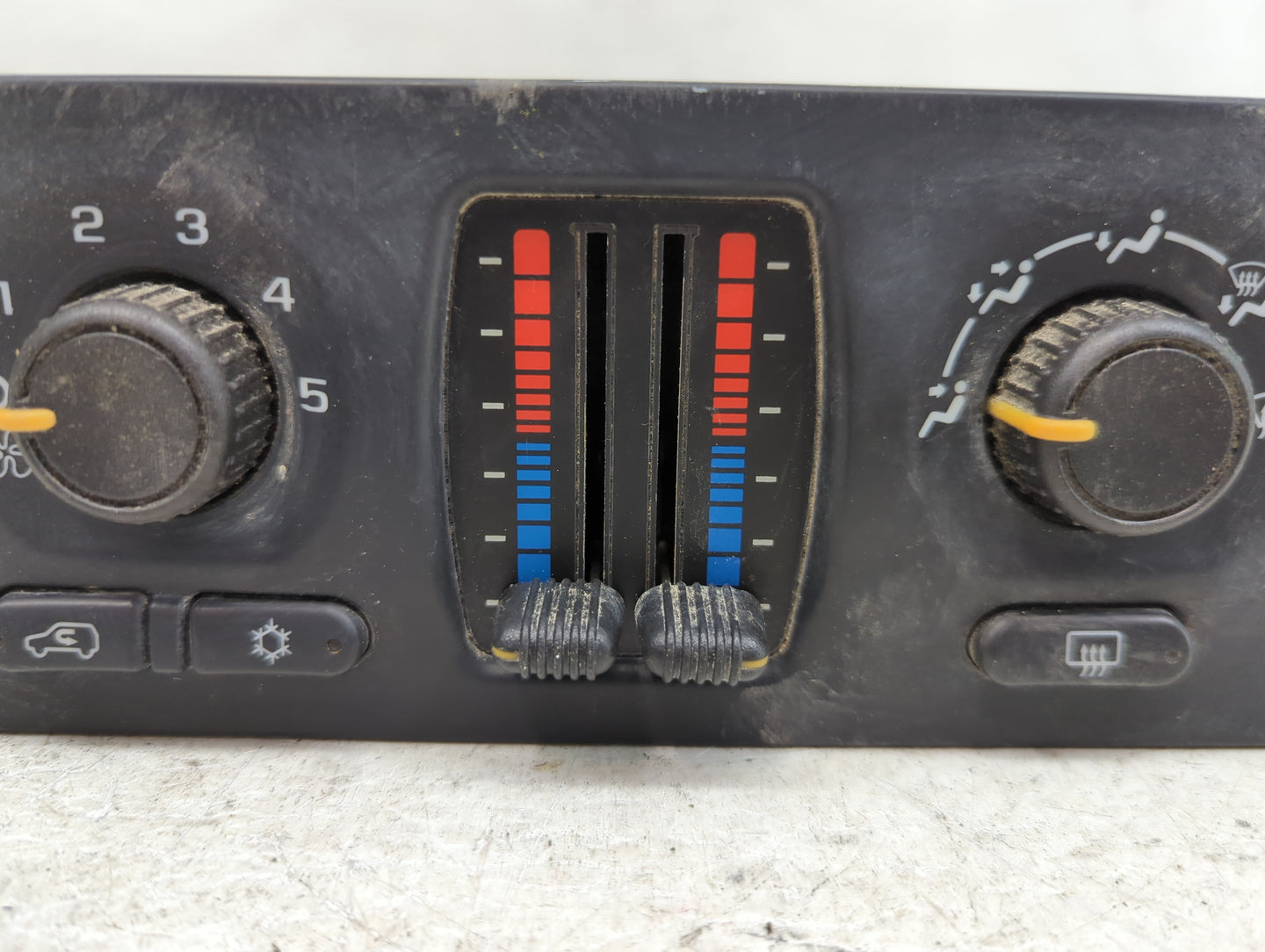 2005-2007 Chevrolet Silverado 1500 Climate Control Module Temperature AC/Heater Replacement P/N:10370034 Fits Fits 2005 2006