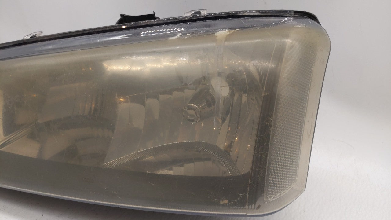 2005 Chevrolet Silverado 1500 Driver Left Oem Head Light Headlight Lamp - Oemusedautoparts1.com