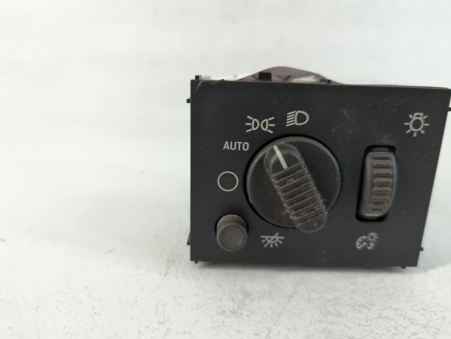 2003-2007 Chevrolet Silverado 1500 Headlight Lamp Control Switch - Oemusedautoparts1.com