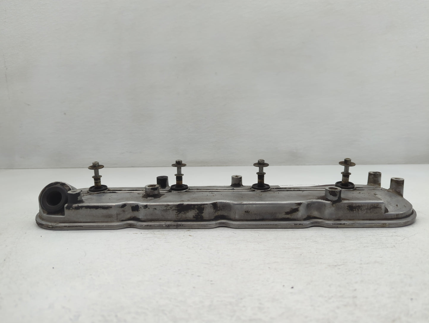 2006 Chevrolet Silverado 1500 Driver Left Cylinder Head Valve Cover P/N:12561823 Fits OEM Used Auto Parts - Oemusedautoparts