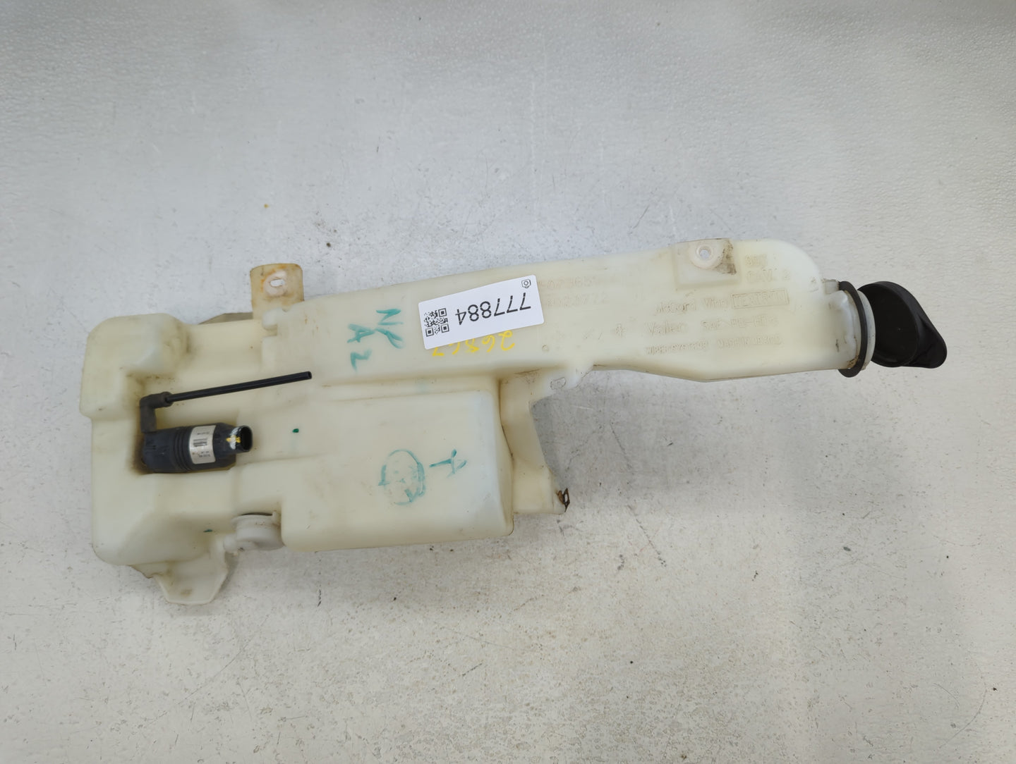 2006 Silverado 1500 Windshield Washer Fluid Reservoir Bottle Oem - Oemusedautoparts1.com