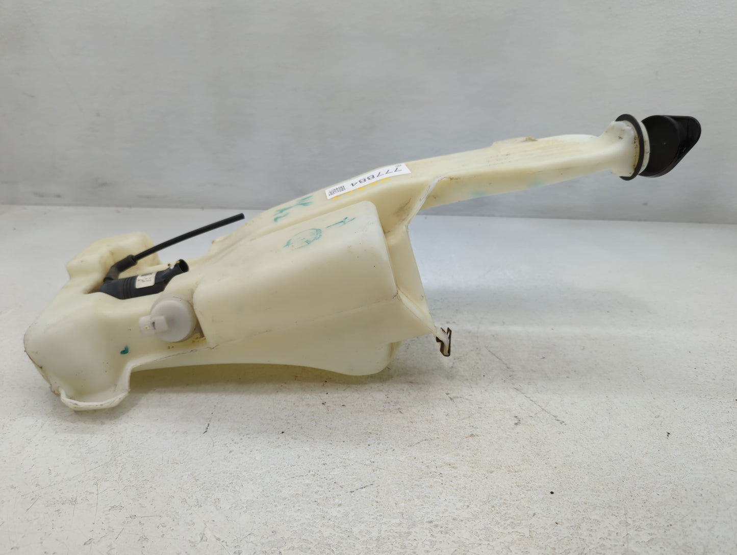 2006 Silverado 1500 Windshield Washer Fluid Reservoir Bottle Oem - Oemusedautoparts1.com