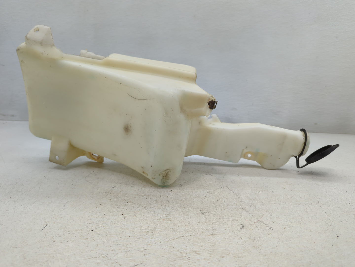 2006 Silverado 1500 Windshield Washer Fluid Reservoir Bottle Oem - Oemusedautoparts1.com