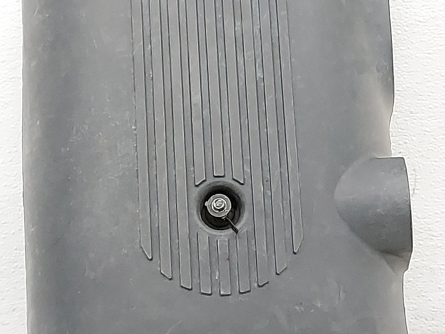 2006 Chevrolet Silverado 2500 Engine Cover 430328 - Oemusedautoparts1.com