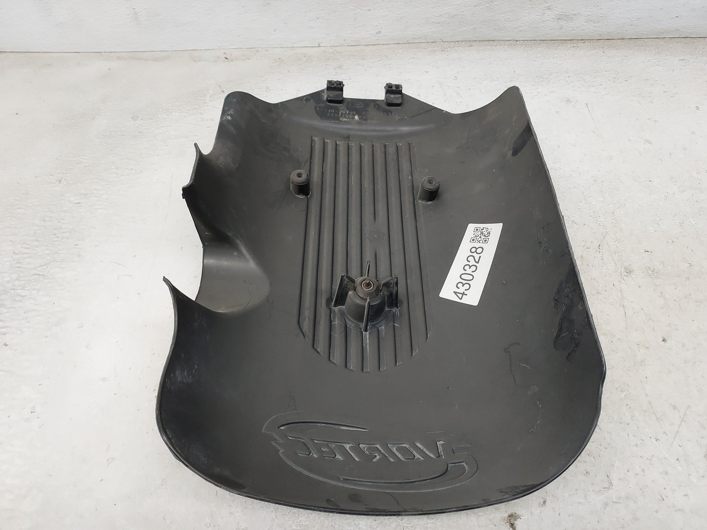 2006 Chevrolet Silverado 2500 Engine Cover 430328 - Oemusedautoparts1.com