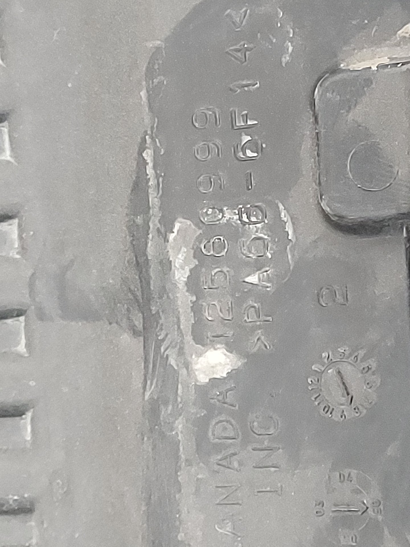 2006 Chevrolet Silverado 2500 Engine Cover 430328 - Oemusedautoparts1.com