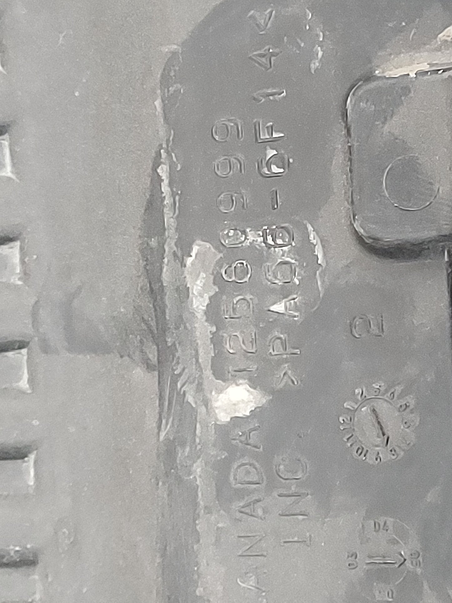 2006 Chevrolet Silverado 2500 Engine Cover 430328 - Oemusedautoparts1.com