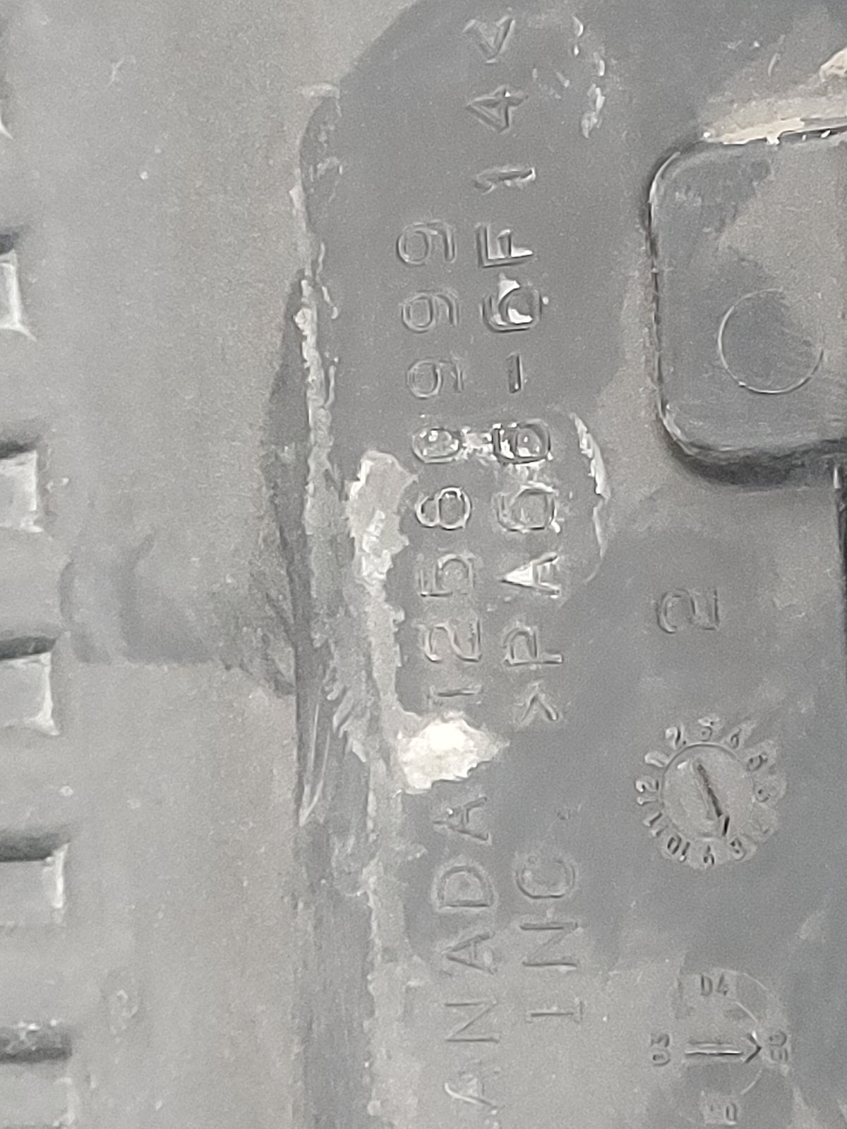 2006 Chevrolet Silverado 2500 Engine Cover 430328 - Oemusedautoparts1.com