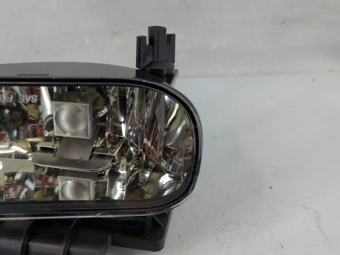 2002-2006 Chevrolet Suburban 1500 Driver Left Oem Fog Light Lamp - Oemusedautoparts1.com