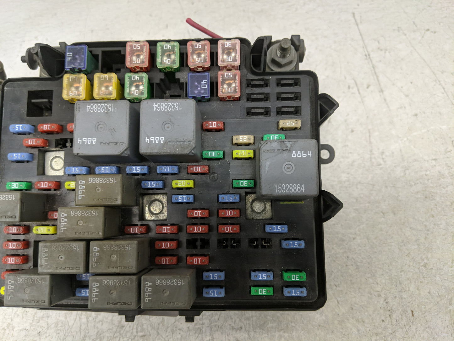 2003-2006 Chevrolet Suburban 1500 Fusebox Fuse Box Panel Relay Module Fits Fits 2003 2004 2005 2006 OEM Used Auto Parts - Oe