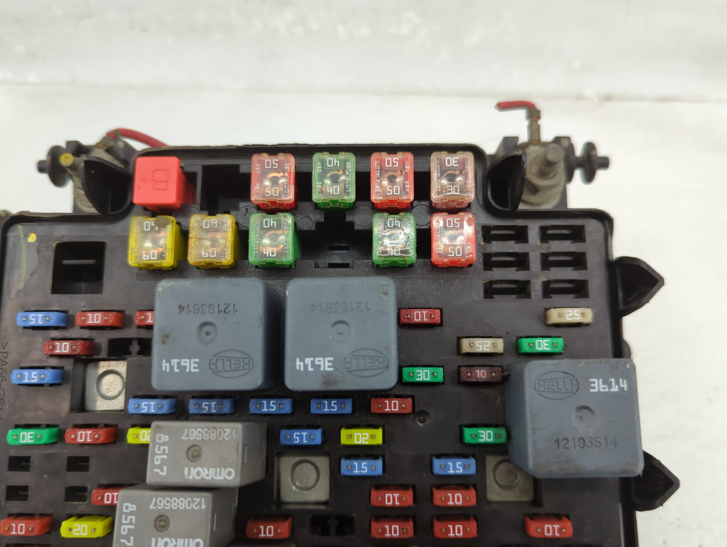 2003-2006 Chevrolet Suburban 1500 Fusebox Fuse Box Panel Relay Module P/N:15177119-01 Fits Fits 2003 2004 2005 2006 OEM Used
