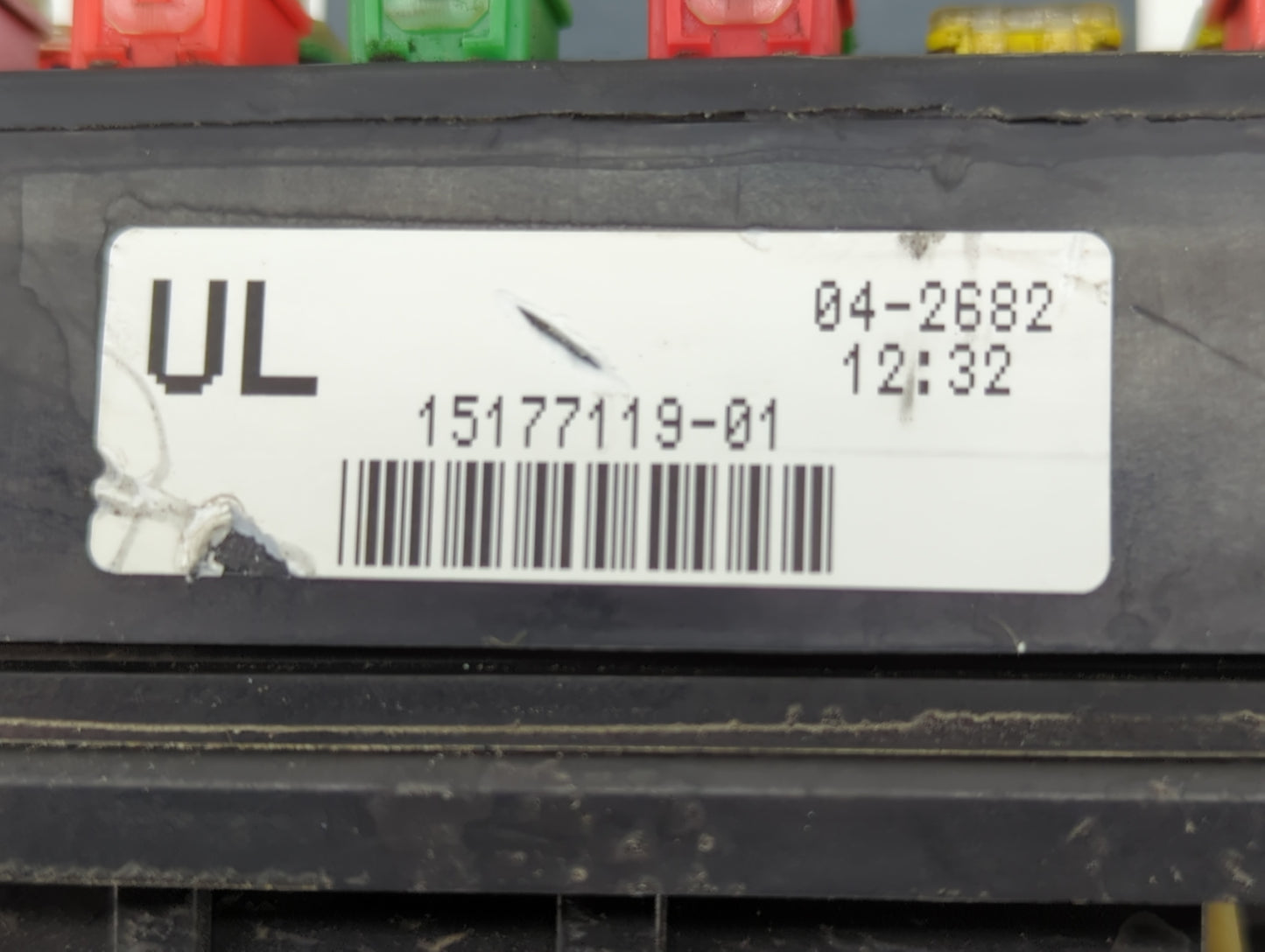 2003-2006 Chevrolet Suburban 1500 Fusebox Fuse Box Panel Relay Module P/N:15177119-01 Fits Fits 2003 2004 2005 2006 OEM Used