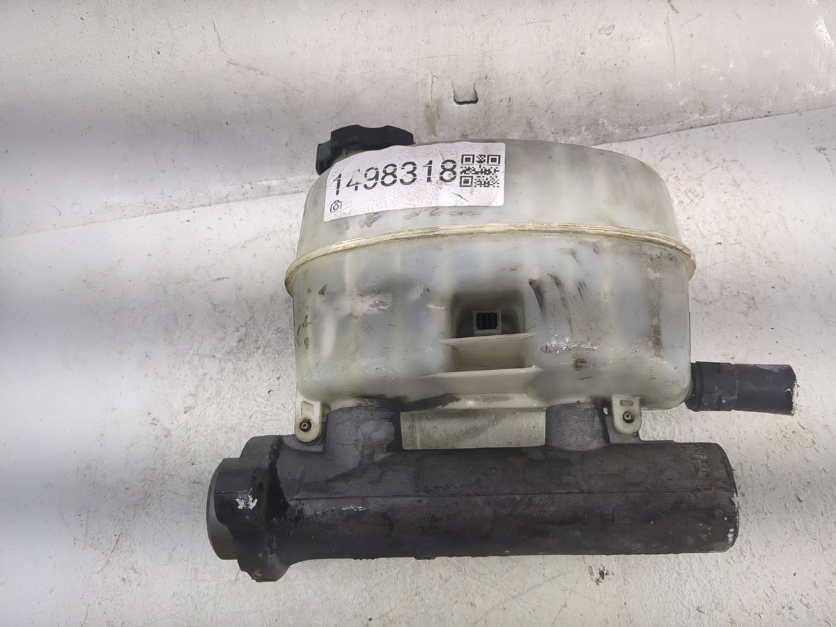 2006 Chevrolet Suburban 1500 Brake Master Cylinder 1498318 - Oemusedautoparts1.com