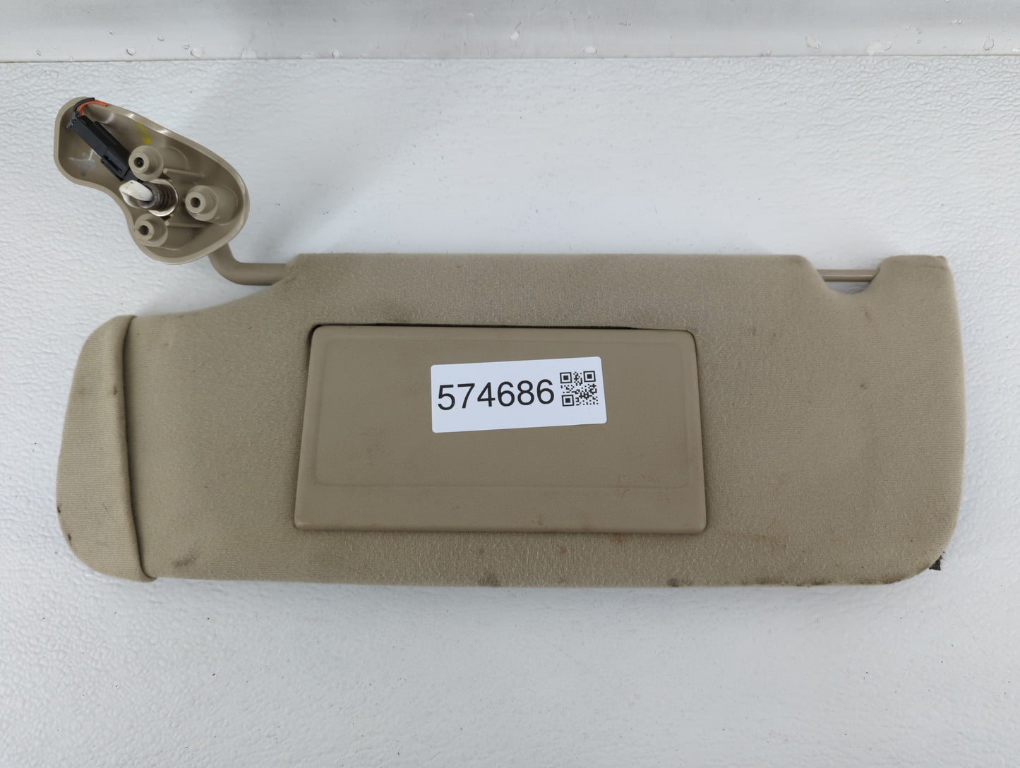 2006 Chevrolet Suburban 1500 Sun Visor Shade Replacement Driver Left Mirror Fits OEM Used Auto Parts - Oemusedautoparts1.com