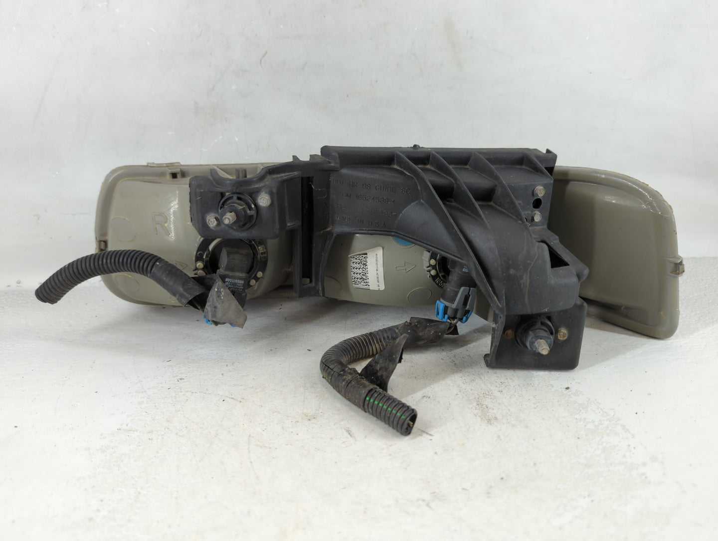 2000 Chevrolet Suburban 1500 Driver Left Oem Head Light Headlight Lamp - Oemusedautoparts1.com