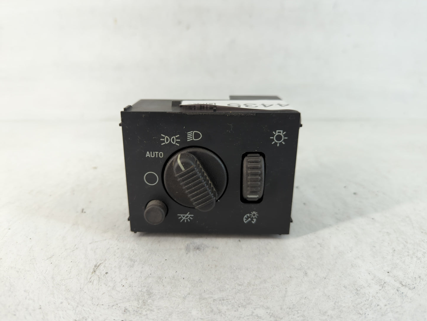 2006 Chevrolet Suburban 1500 Headlight Head Light Switch Lamp Control - Oemusedautoparts1.com