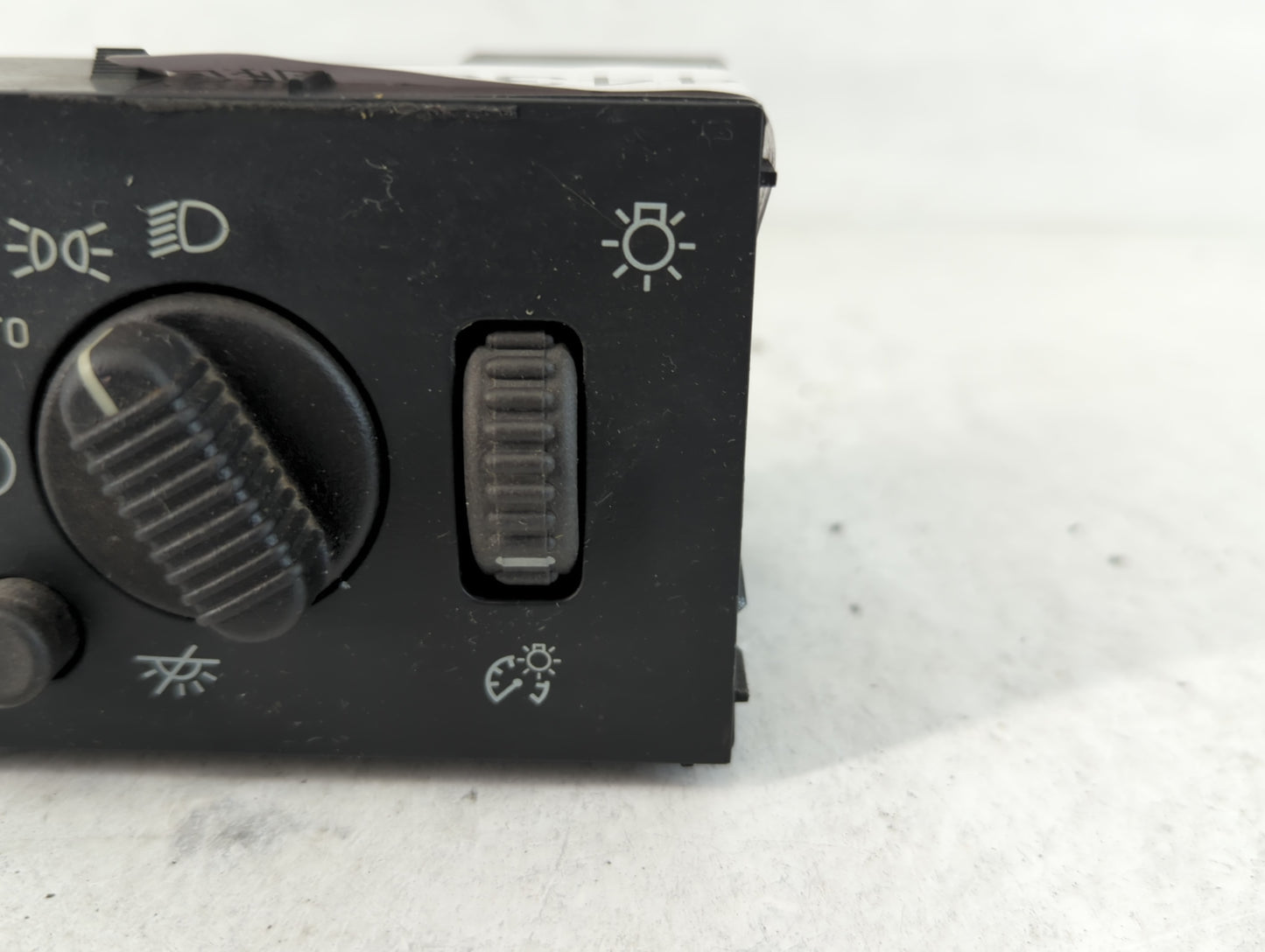 2006 Chevrolet Suburban 1500 Headlight Head Light Switch Lamp Control - Oemusedautoparts1.com