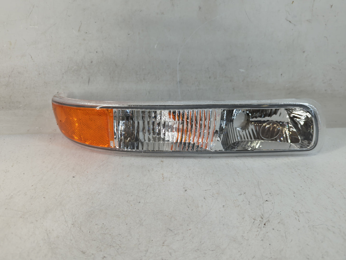 2000 Chevrolet Suburban 2500 Driver Left Oem Head Light Headlight Lamp - Oemusedautoparts1.com