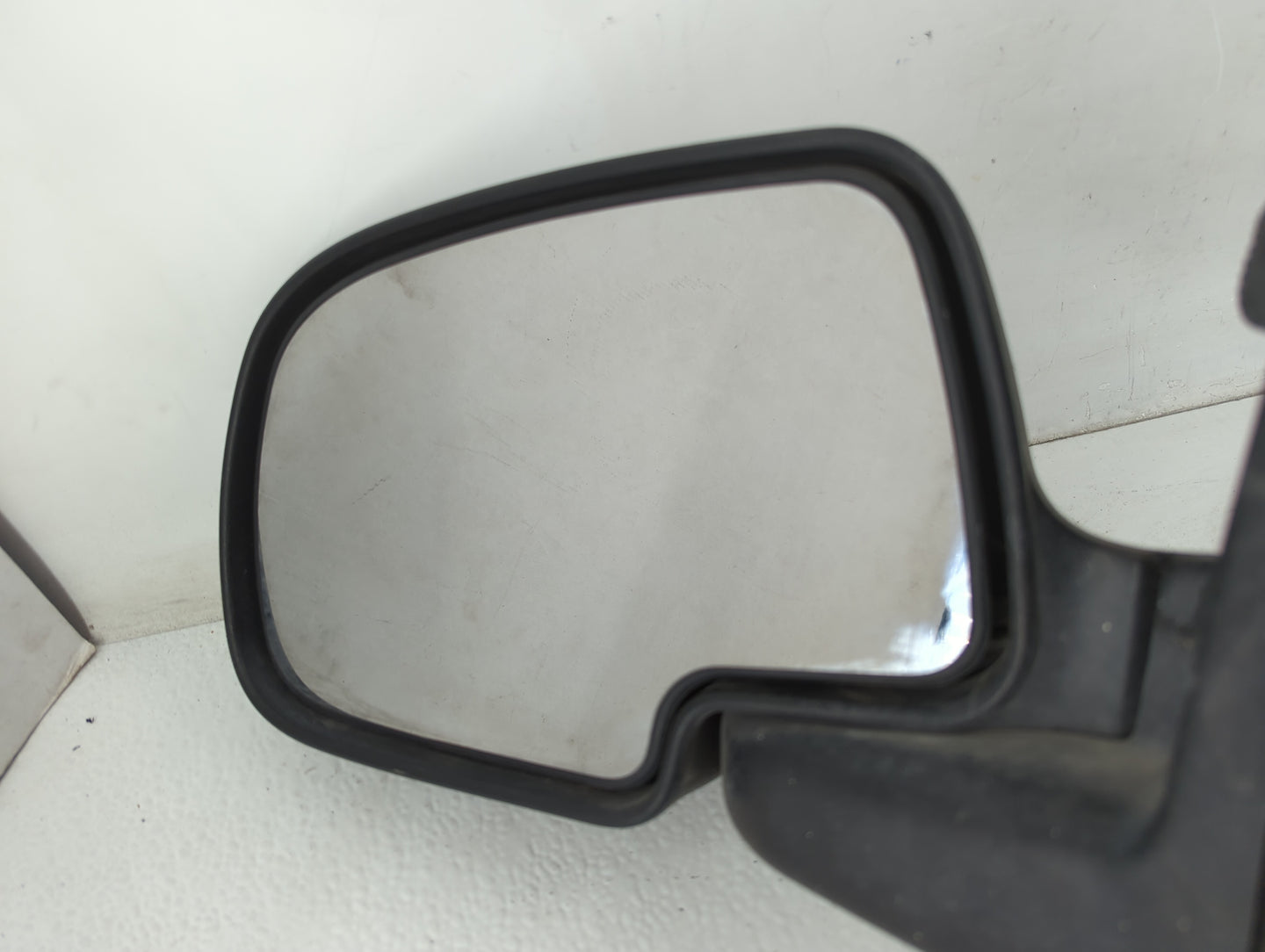 2003-2006 Chevrolet Tahoe Driver Side View Mirror - Left Door Mirror OEM Used - Oemusedautoparts1.com