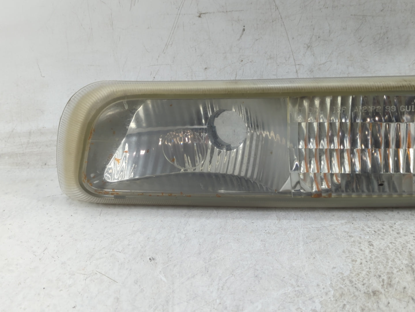 2000-2006 Chevrolet Tahoe Driver Left Oem Front Light Lamp - Oemusedautoparts1.com
