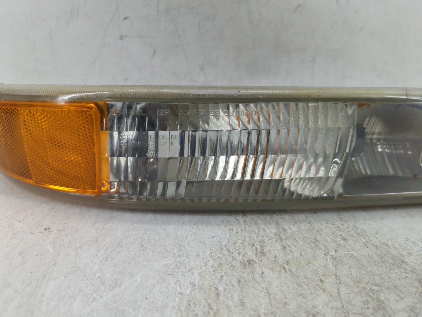 2000-2006 Chevrolet Tahoe Passenger Right Oem Front Light Lamp - Oemusedautoparts1.com