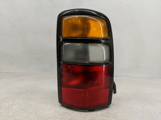 2004-2006 Chevrolet Tahoe Tail Light Assembly Passenger Right OEM P/N:16525376 A Fits Fits 2004 2005 2006 OEM Used Auto Part
