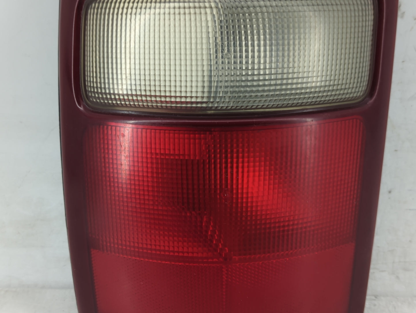 2004-2006 Chevrolet Tahoe Tail Light Assembly Passenger Right OEM P/N:16525375 Fits Fits 2004 2005 2006 OEM Used Auto Parts 