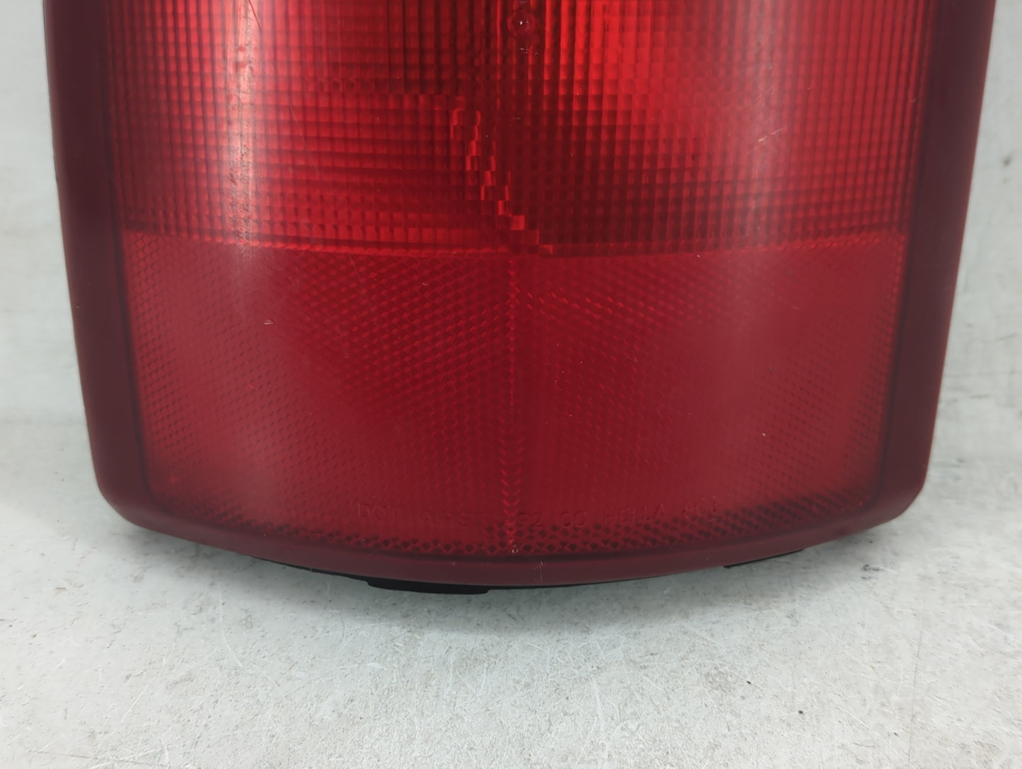 2004-2006 Chevrolet Tahoe Tail Light Assembly Passenger Right OEM P/N:16525375 Fits Fits 2004 2005 2006 OEM Used Auto Parts 