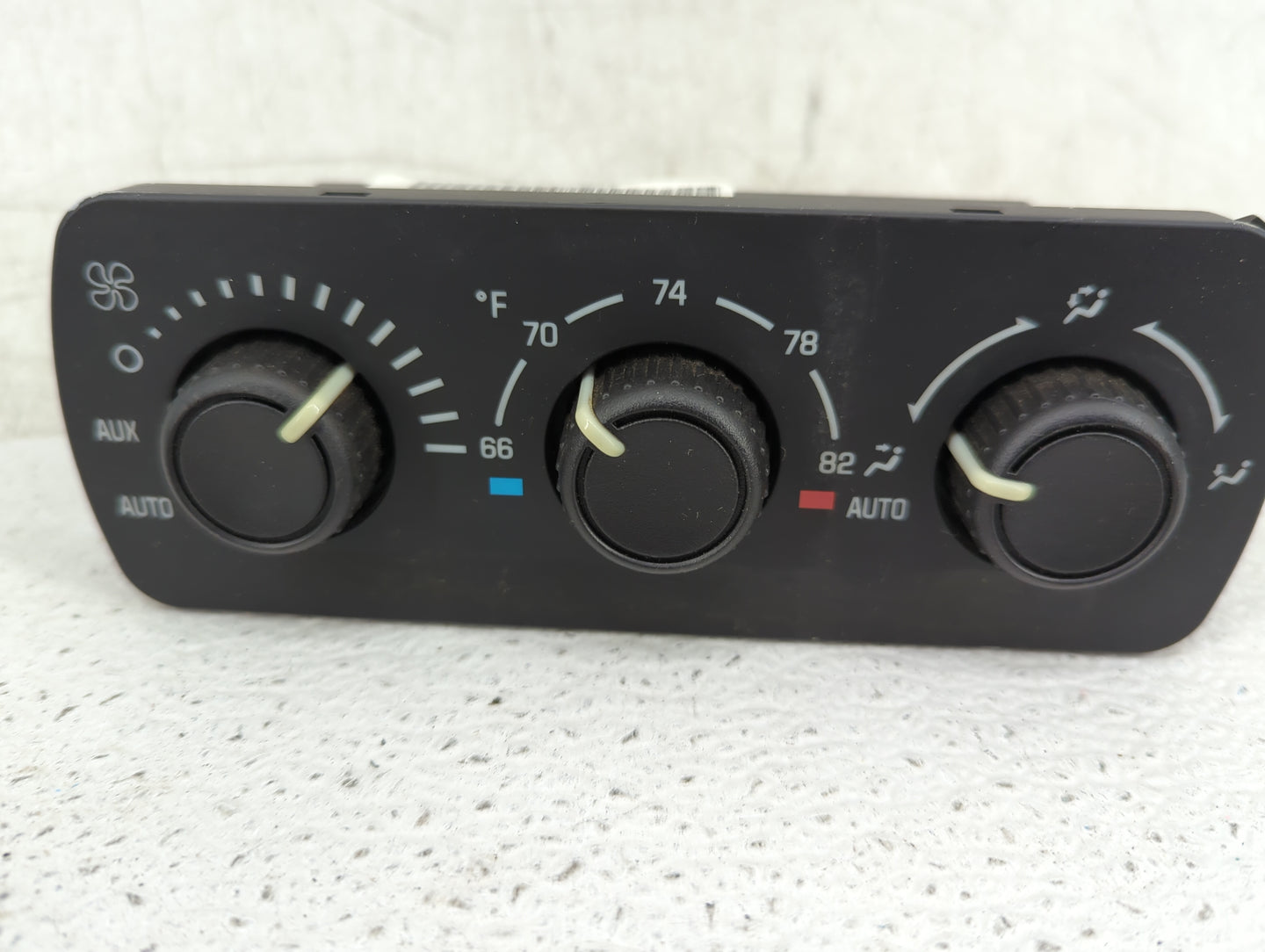 2003-2006 Chevrolet Tahoe Climate Control Module Temperature AC/Heater Replacement P/N:15112020 Fits Fits 2003 2004 2005 200