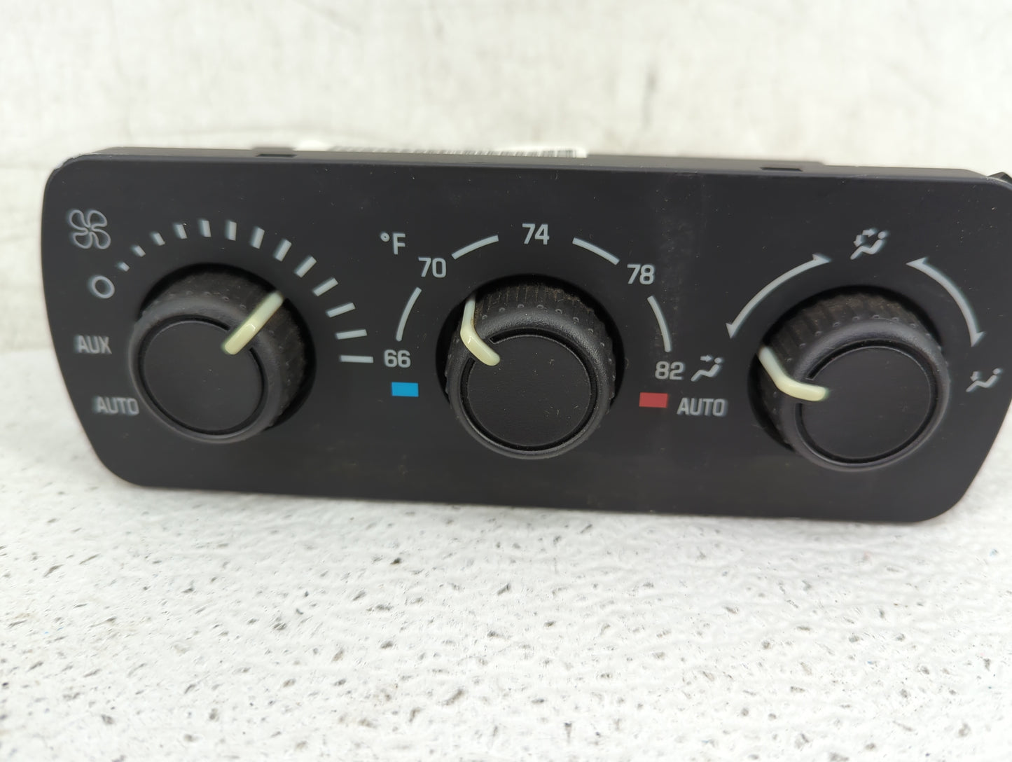 2003-2006 Chevrolet Tahoe Climate Control Module Temperature AC/Heater Replacement P/N:15112020 Fits Fits 2003 2004 2005 200