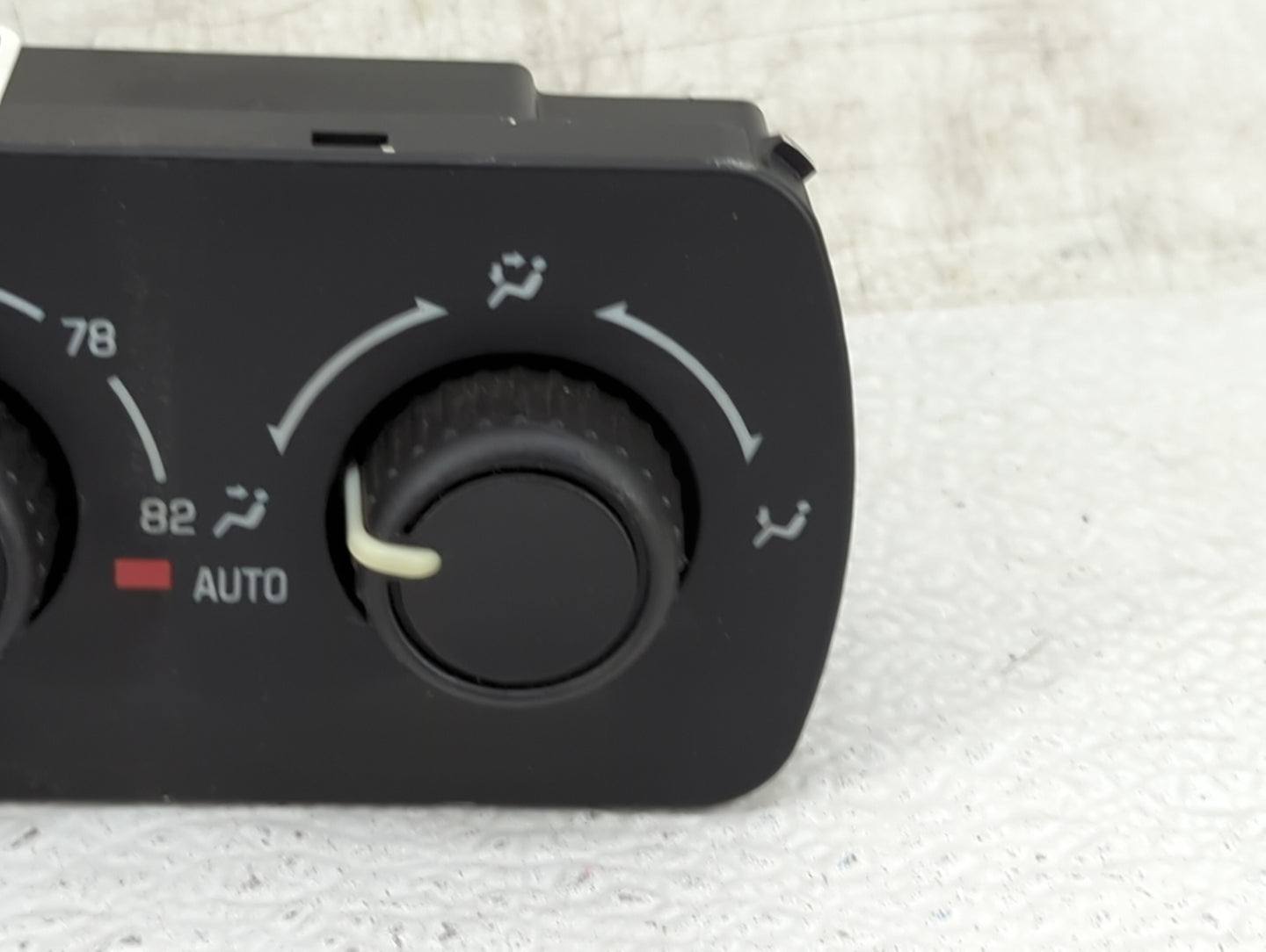 2003-2006 Chevrolet Tahoe Climate Control Module Temperature AC/Heater Replacement P/N:15112020 Fits Fits 2003 2004 2005 200