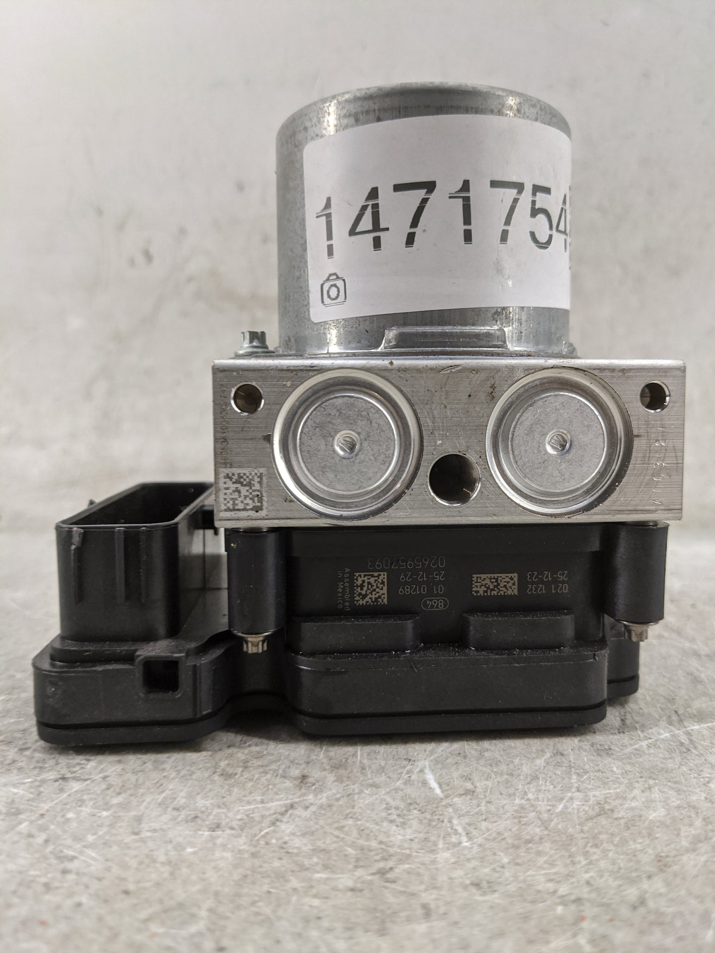 2006 Chevrolet Tahoe ABS Pump Control Module Replacement P/N:0265957093 0265311019, 53638640101289 Fits OEM Used Auto Parts 
