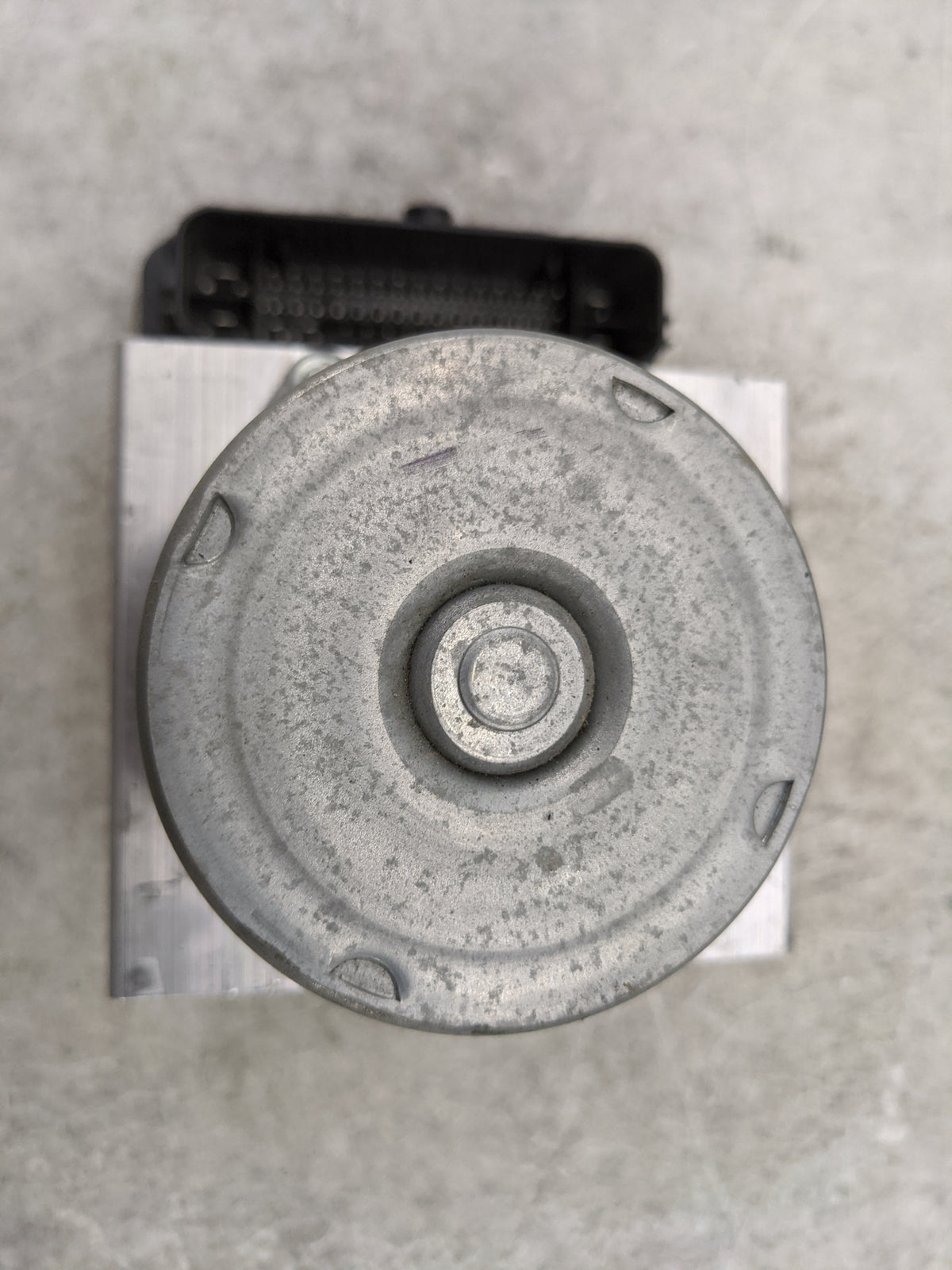 2006 Chevrolet Tahoe Anti-Lock Brake ABS Pump Module Actuator OEM P/N:0265957093 0265311019, 53638640101289 Fits OEM Used Au
