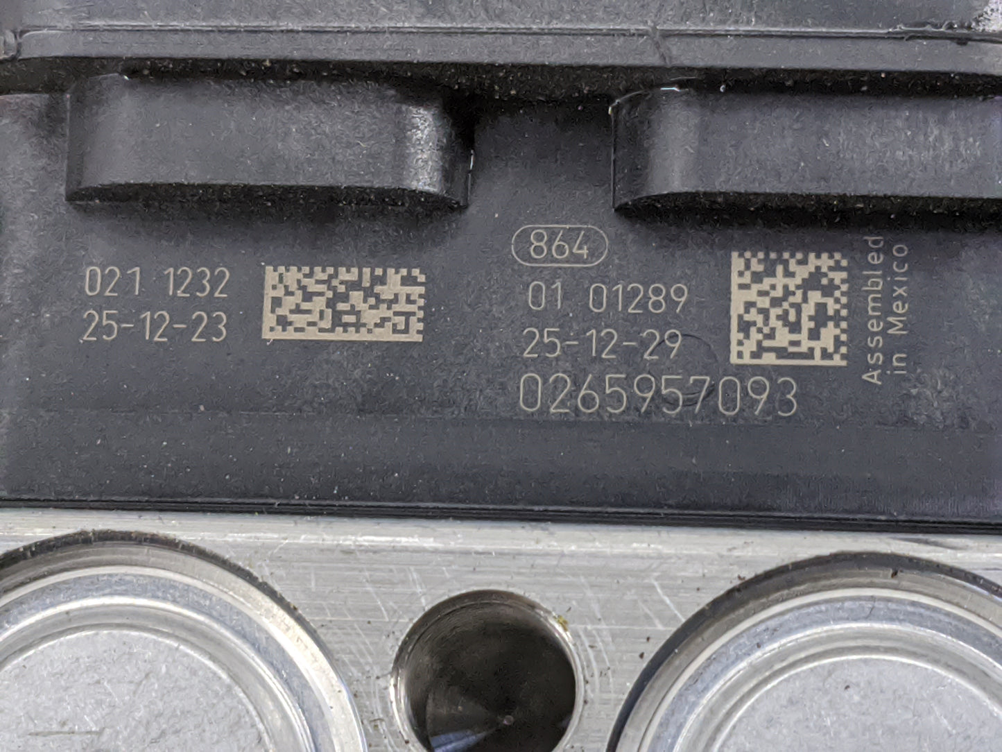 2006 Chevrolet Tahoe ABS Pump Control Module Replacement P/N:0265957093 0265311019, 53638640101289 Fits OEM Used Auto Parts 