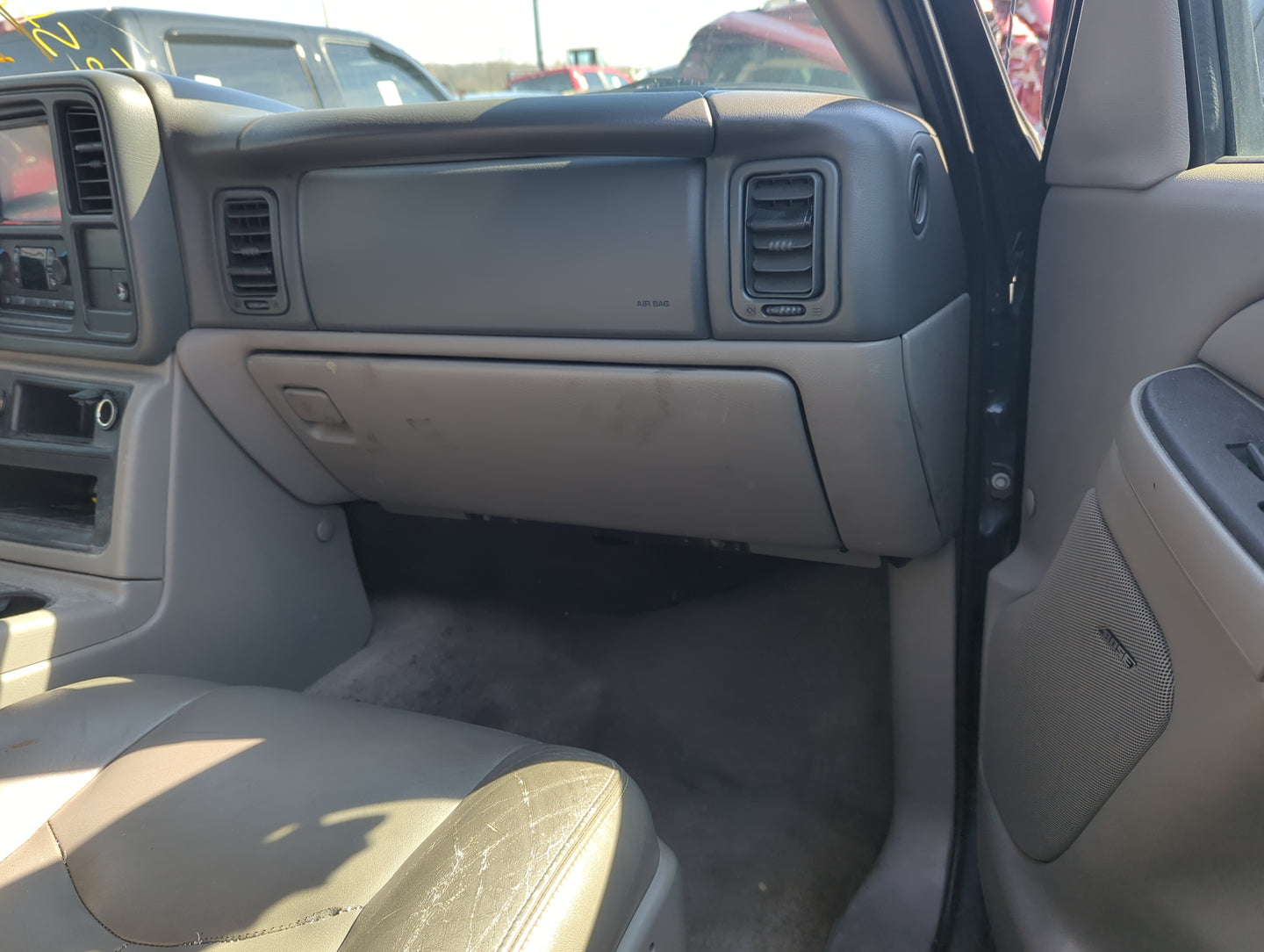 2006 Chevrolet Tahoe Passenger Glove Box Door Storage Compartment - Oemusedautoparts1.com