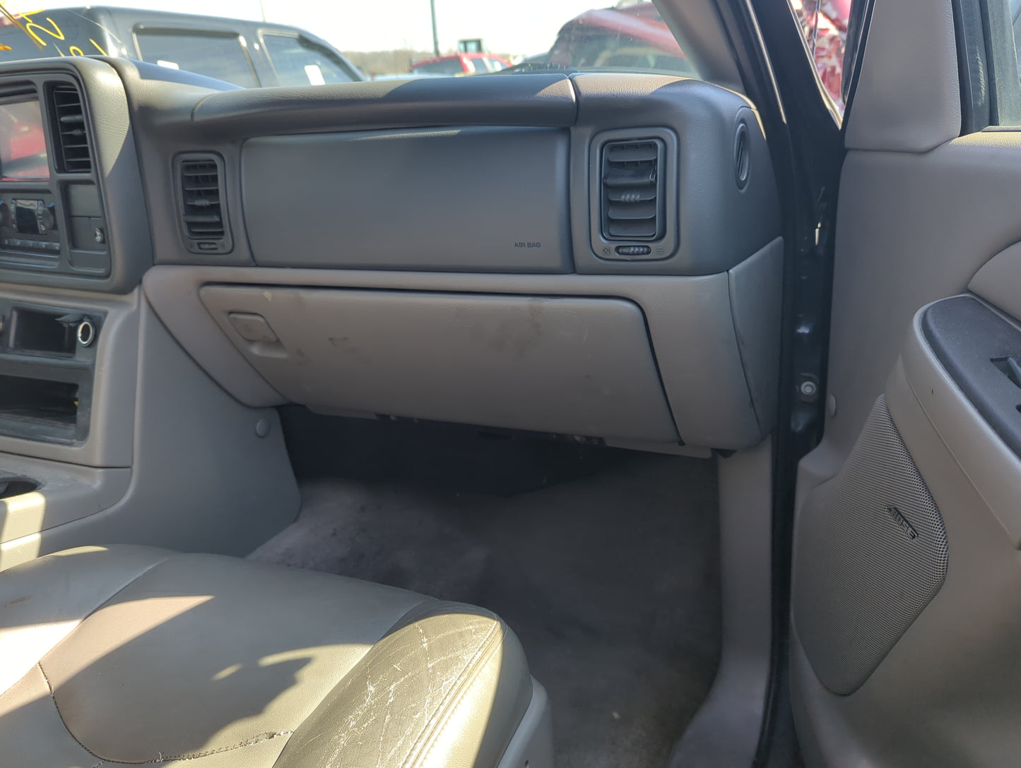 2006 Chevrolet Tahoe Passenger Glove Box Door Storage Compartment - Oemusedautoparts1.com