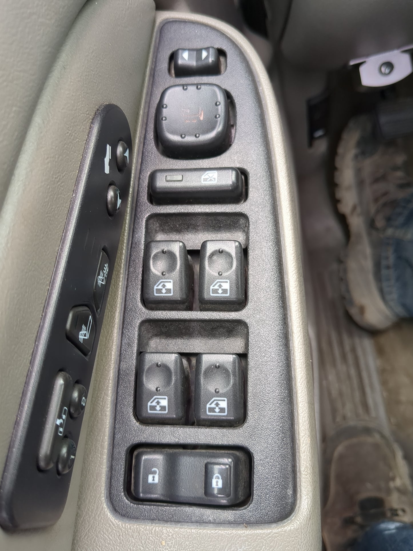 2003-2006 Chevrolet Tahoe Master Power Window Switch Replacement Driver Side Left Fits Fits 2003 2004 2005 2006 OEM Used Aut
