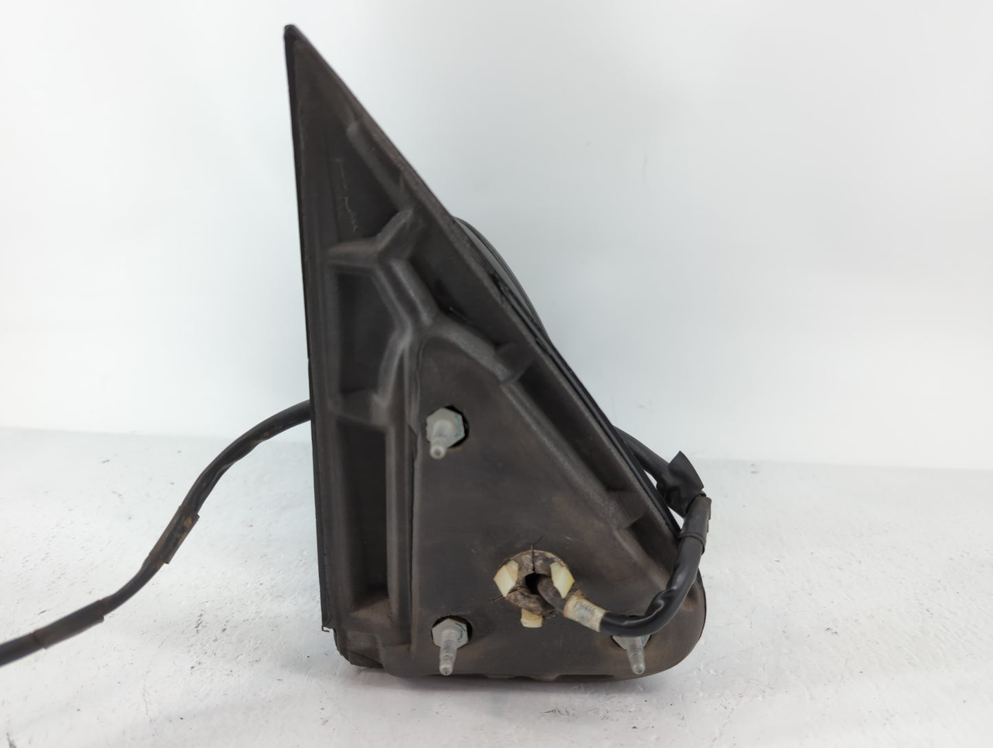 2003-2006 Chevrolet Tahoe Driver Left Side View Manual Door Mirror Black - Oemusedautoparts1.com