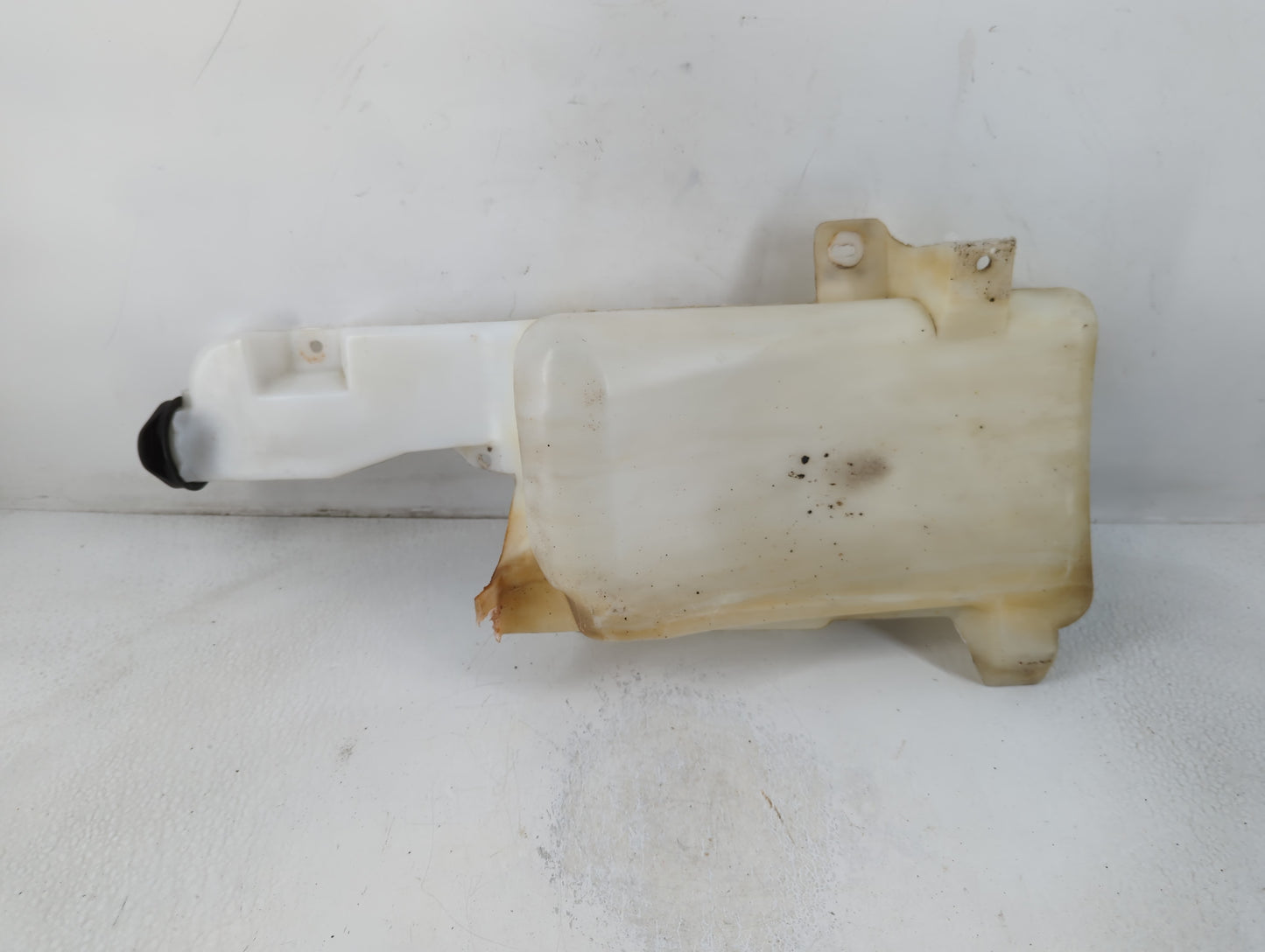 2006-2006 Chevrolet Tahoe Windshield Washer Fluid Reservoir Bottle Oem - Oemusedautoparts1.com