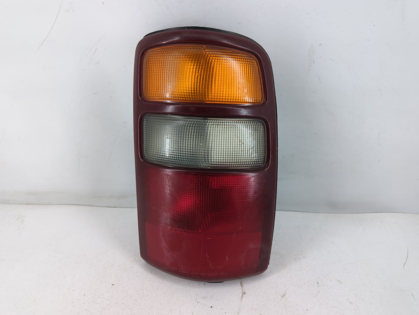 2004-2006 Chevrolet Tahoe Tail Light Assembly Driver Left OEM P/N:16525376B Fits Fits 2004 2005 2006 OEM Used Auto Parts - O