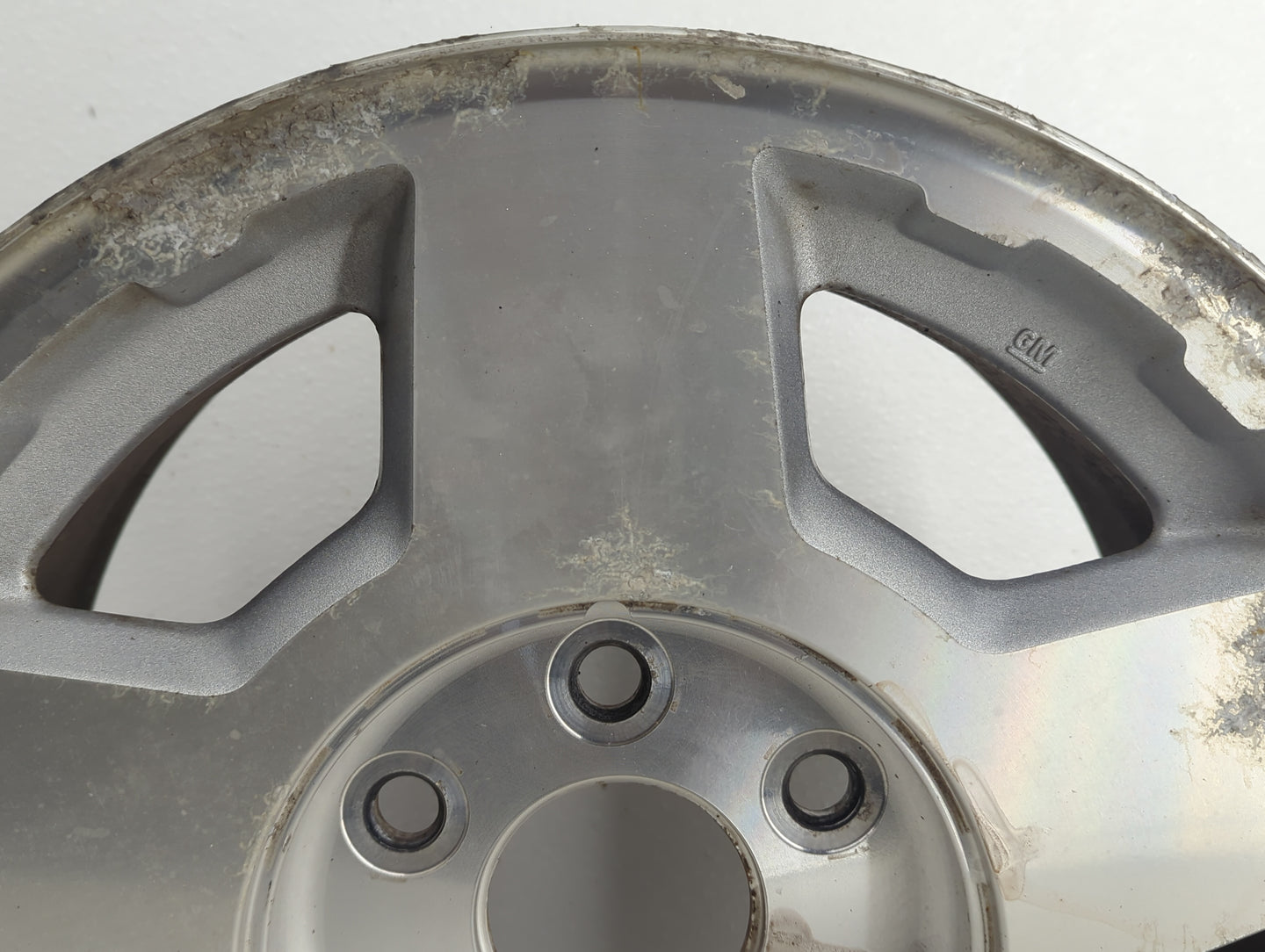 2004-2006 Chevrolet Tahoe Oem Wheel Rim 839164 - Oemusedautoparts1.com