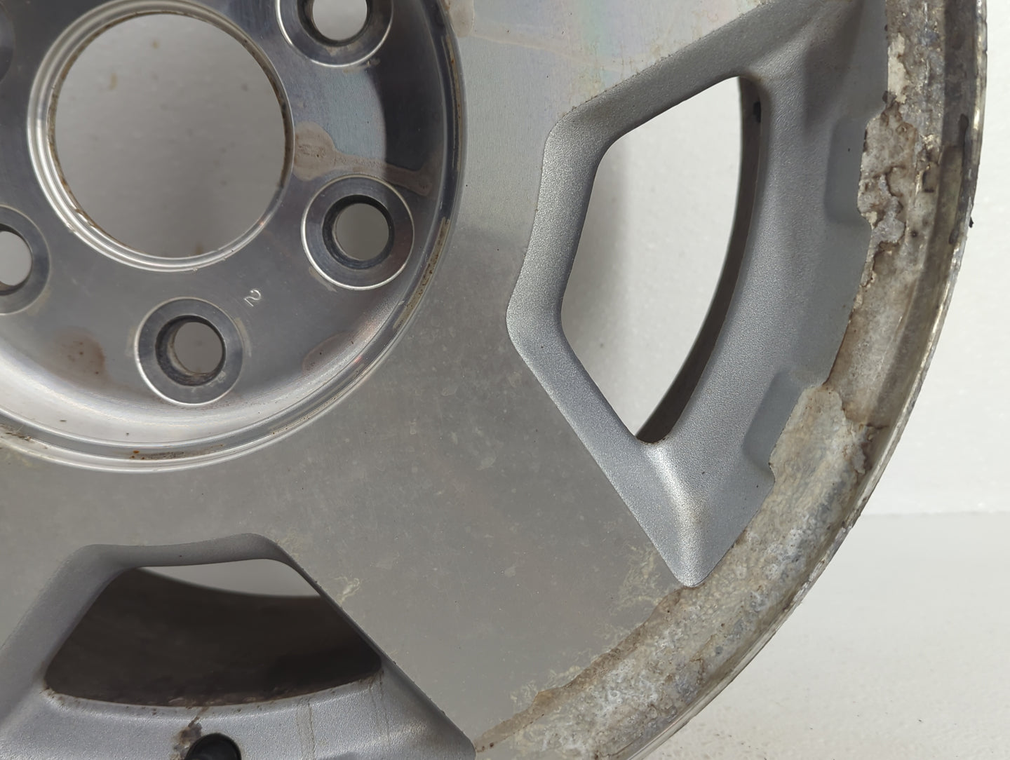2004-2006 Chevrolet Tahoe Oem Wheel Rim 839164 - Oemusedautoparts1.com