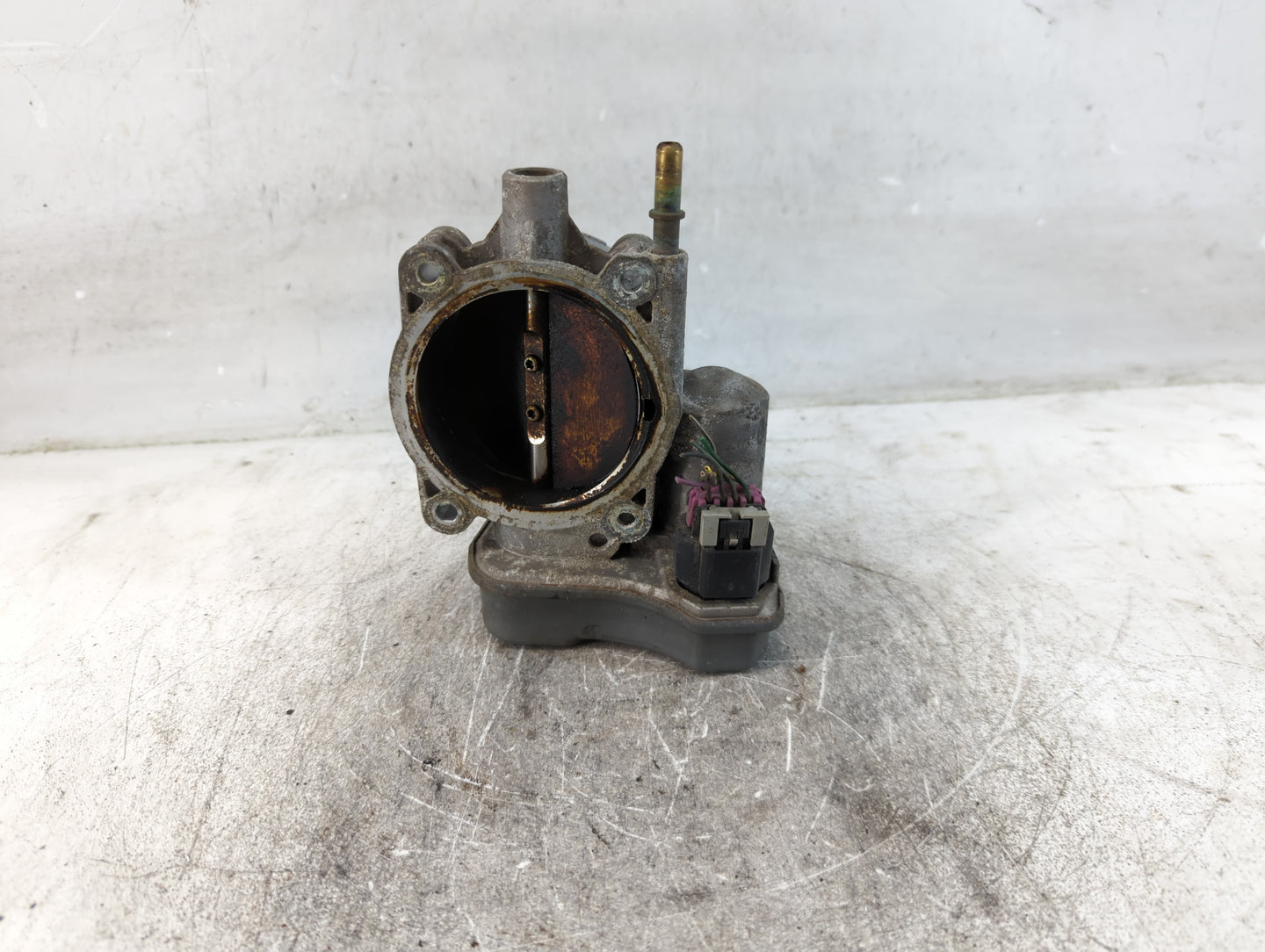 2006 Chevrolet Trailbazer Ext Throttle Body P/N:281 05F 0593 Fits Fits 2003 2004 2005 2007 OEM Used Auto Parts - Oemusedauto