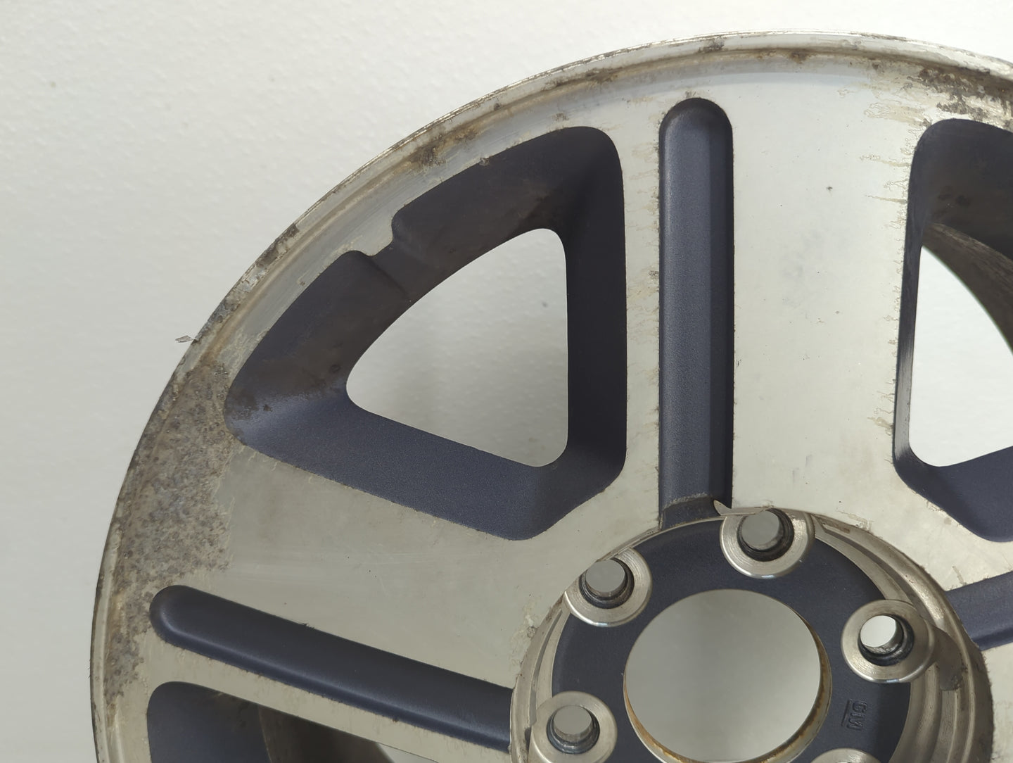 2004-2009 Chevrolet Trailblazer Oem Wheel Rim 1073842 - Oemusedautoparts1.com