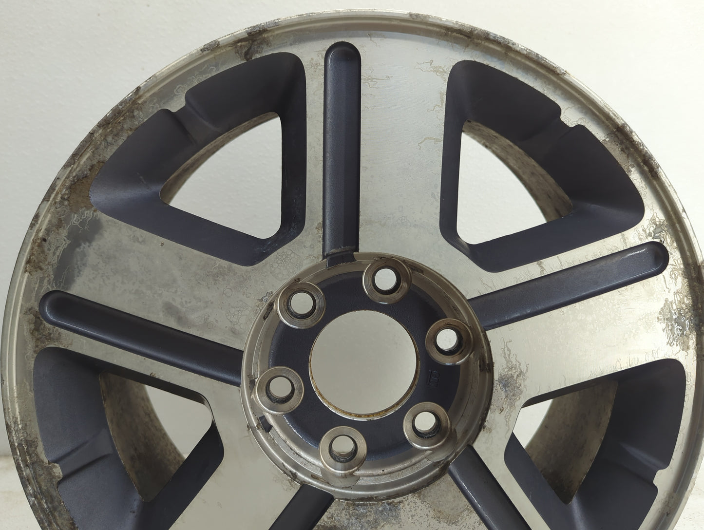 2004-2009 Chevrolet Trailblazer Oem Wheel Rim 1073844 - Oemusedautoparts1.com