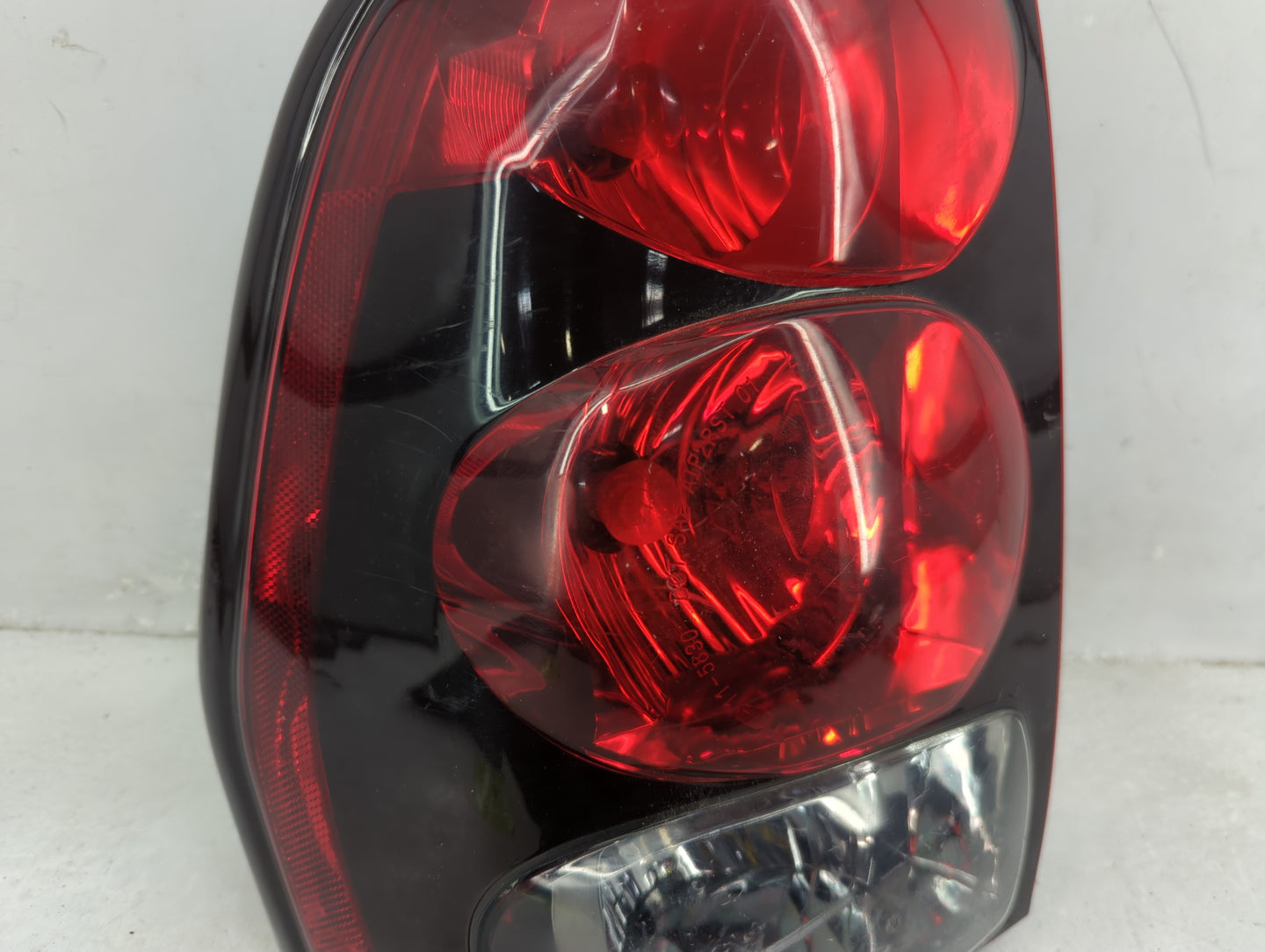 2002-2009 Chevrolet Trailblazer Tail Light Assembly Driver Left OEM P/N:16532713 Fits Fits 2002 2003 2004 2005 2006 2007 200