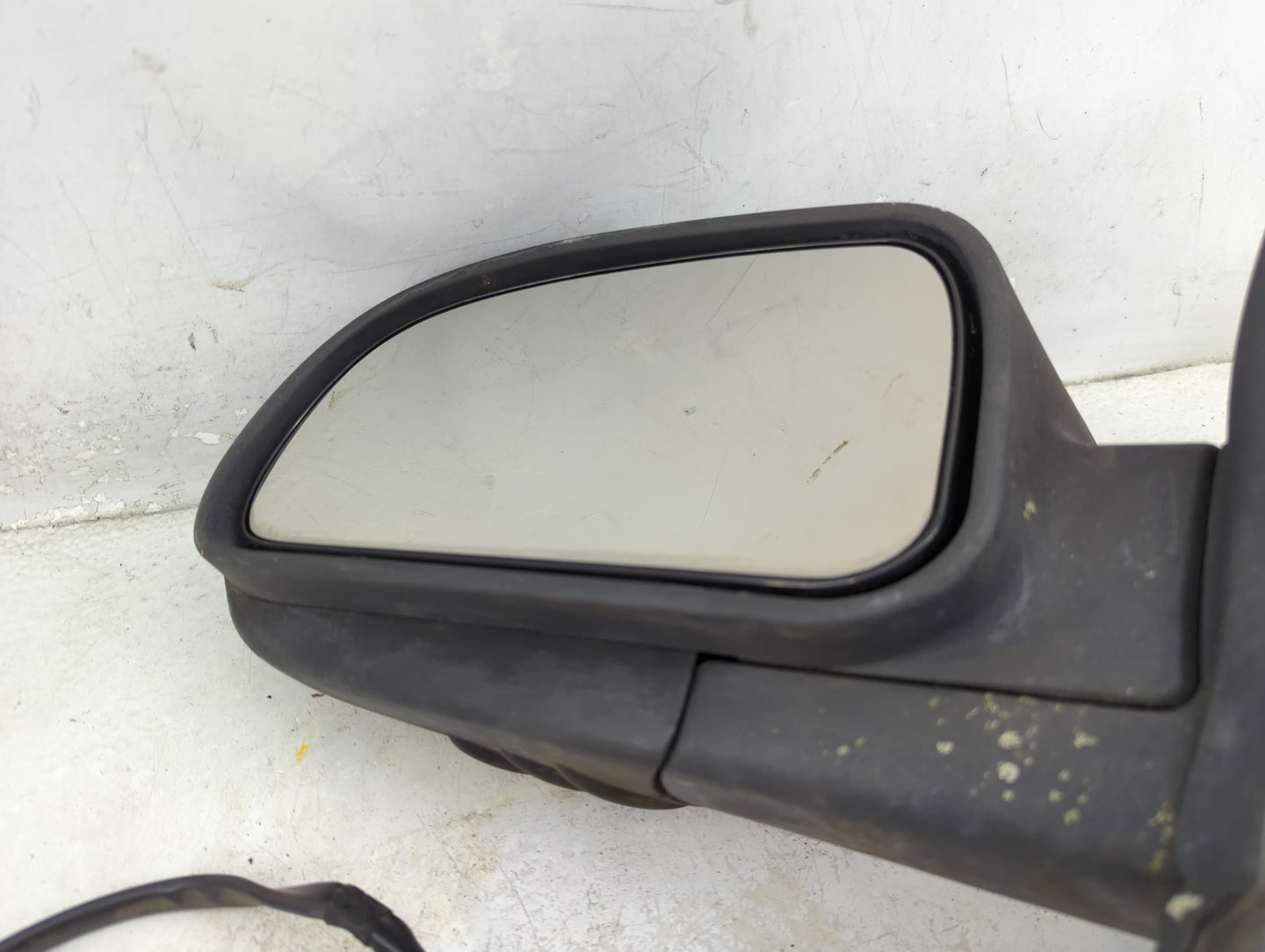 2002-2009 Chevrolet Trailblazer Driver Side View Mirror - Left Door Mirror OEM Used - Oemusedautoparts1.com