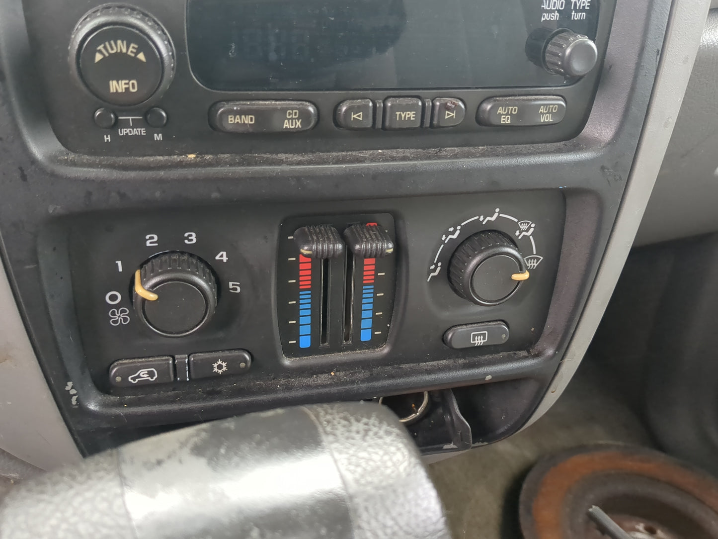 2003-2009 Chevrolet Trailblazer Climate Control Module Temperature AC/Heater Replacement Fits OEM Used Auto Parts - Oemuseda