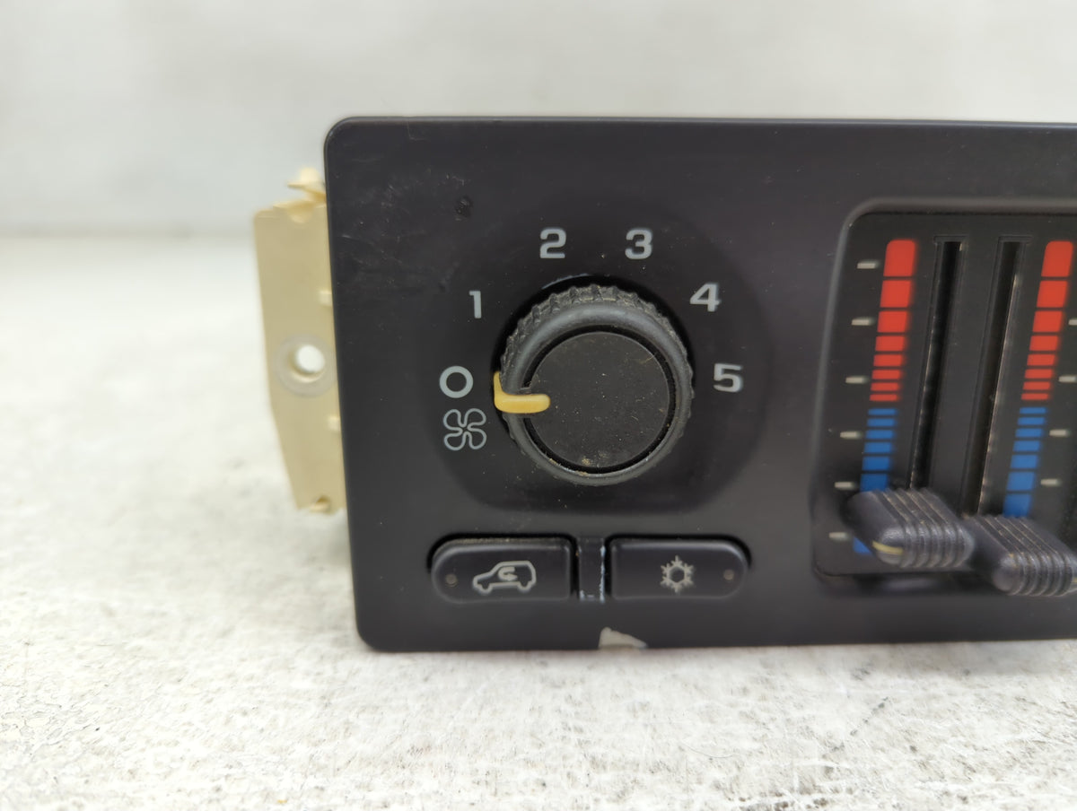 2003-2009 Chevrolet Trailblazer Climate Control Module Temperature AC/Heater Replacement P/N:10395426 Fits OEM Used Auto Par