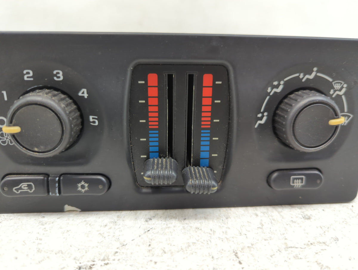 2003-2009 Chevrolet Trailblazer Climate Control Module Temperature AC/Heater Replacement P/N:10395426 Fits OEM Used Auto Par